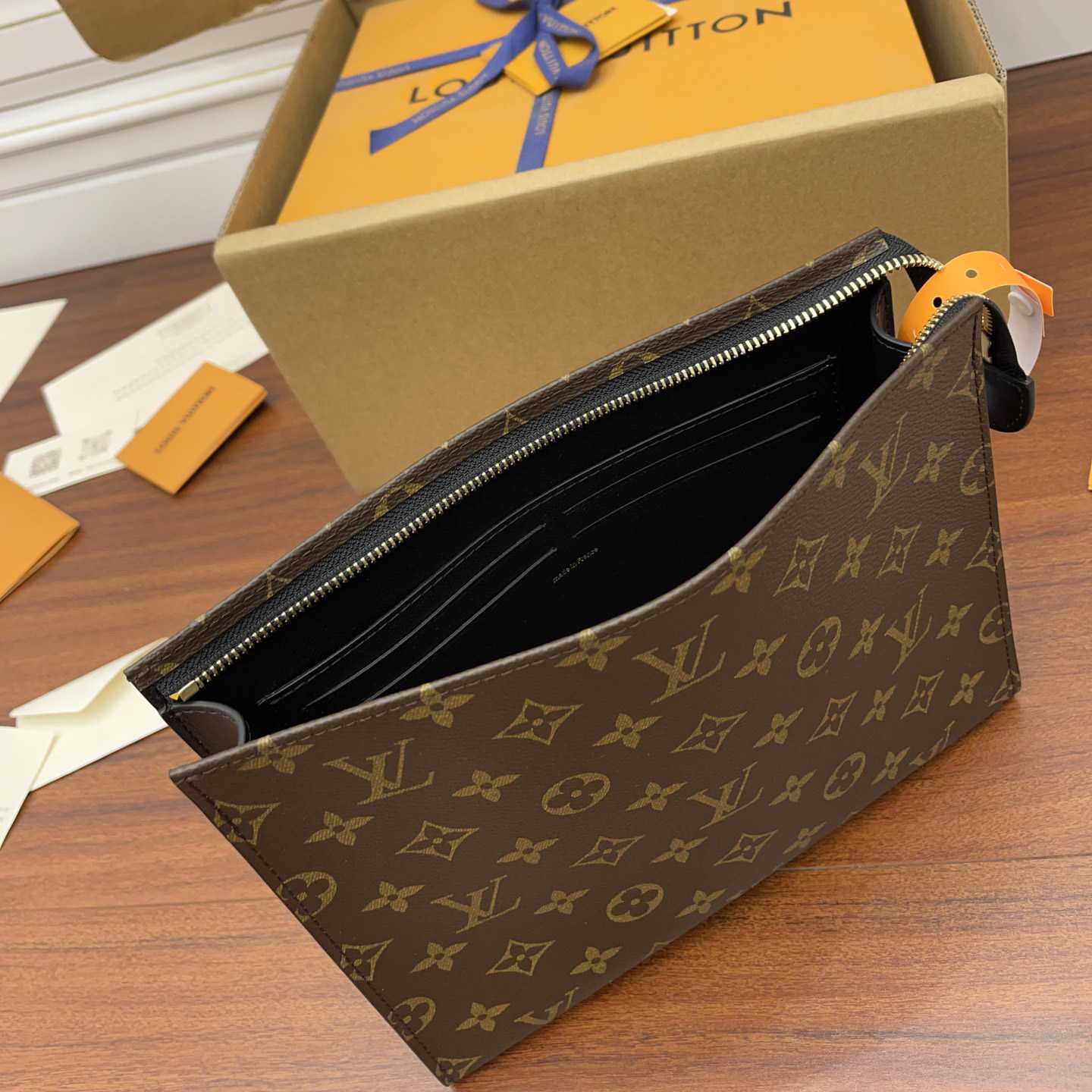 Louis Vuitton Poche Toilette NM(25-20-5.5cm)    M46037 - DopestKickz