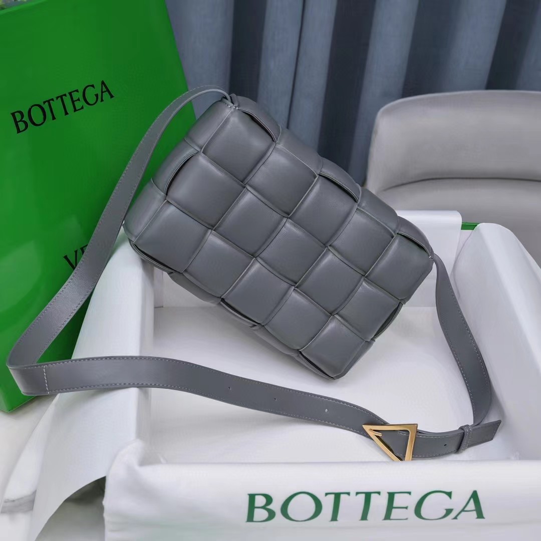 Bottega Veneta Padded Cassette(26-18-8CM) - DopestKickz