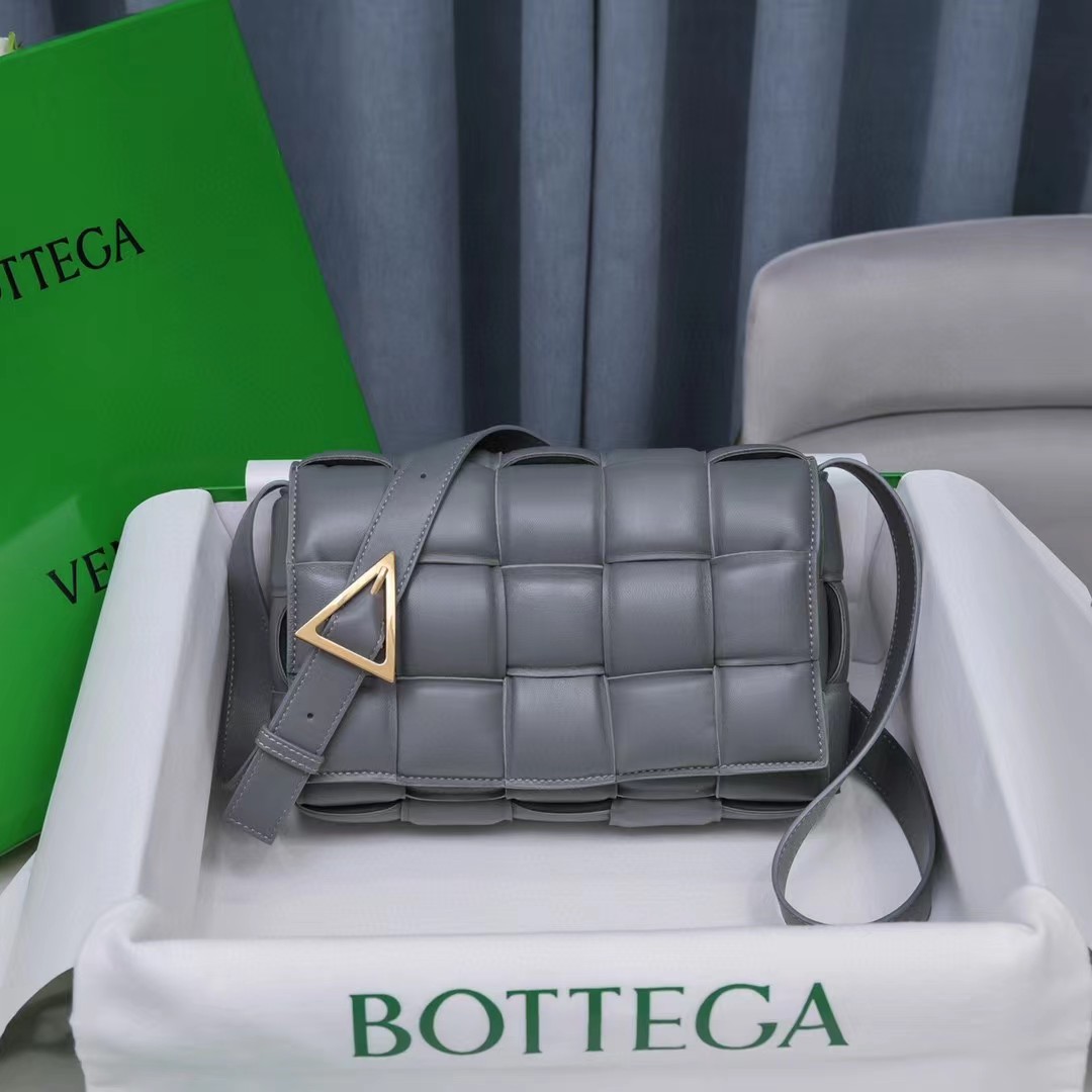 Bottega Veneta Padded Cassette(26-18-8CM) - DopestKickz