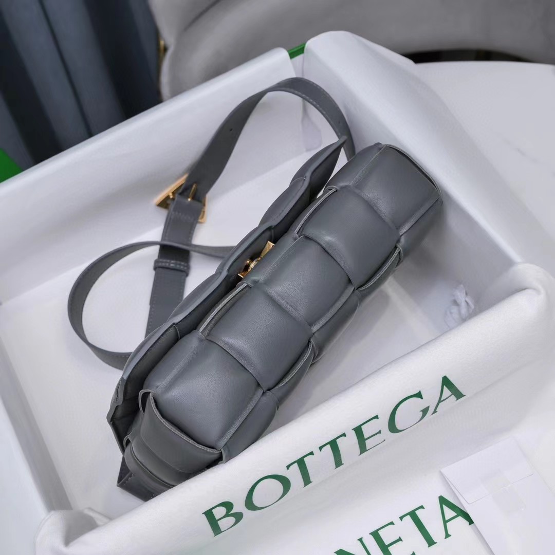 Bottega Veneta Padded Cassette(26-18-8CM) - DopestKickz