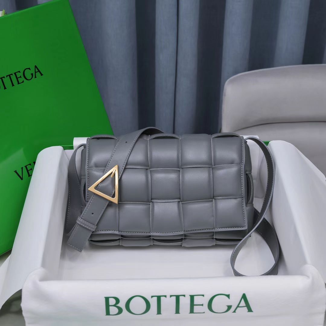 Bottega Veneta Padded Cassette(26-18-8CM) - DopestKickz