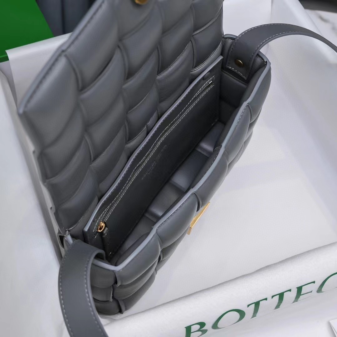 Bottega Veneta Padded Cassette(26-18-8CM) - DopestKickz