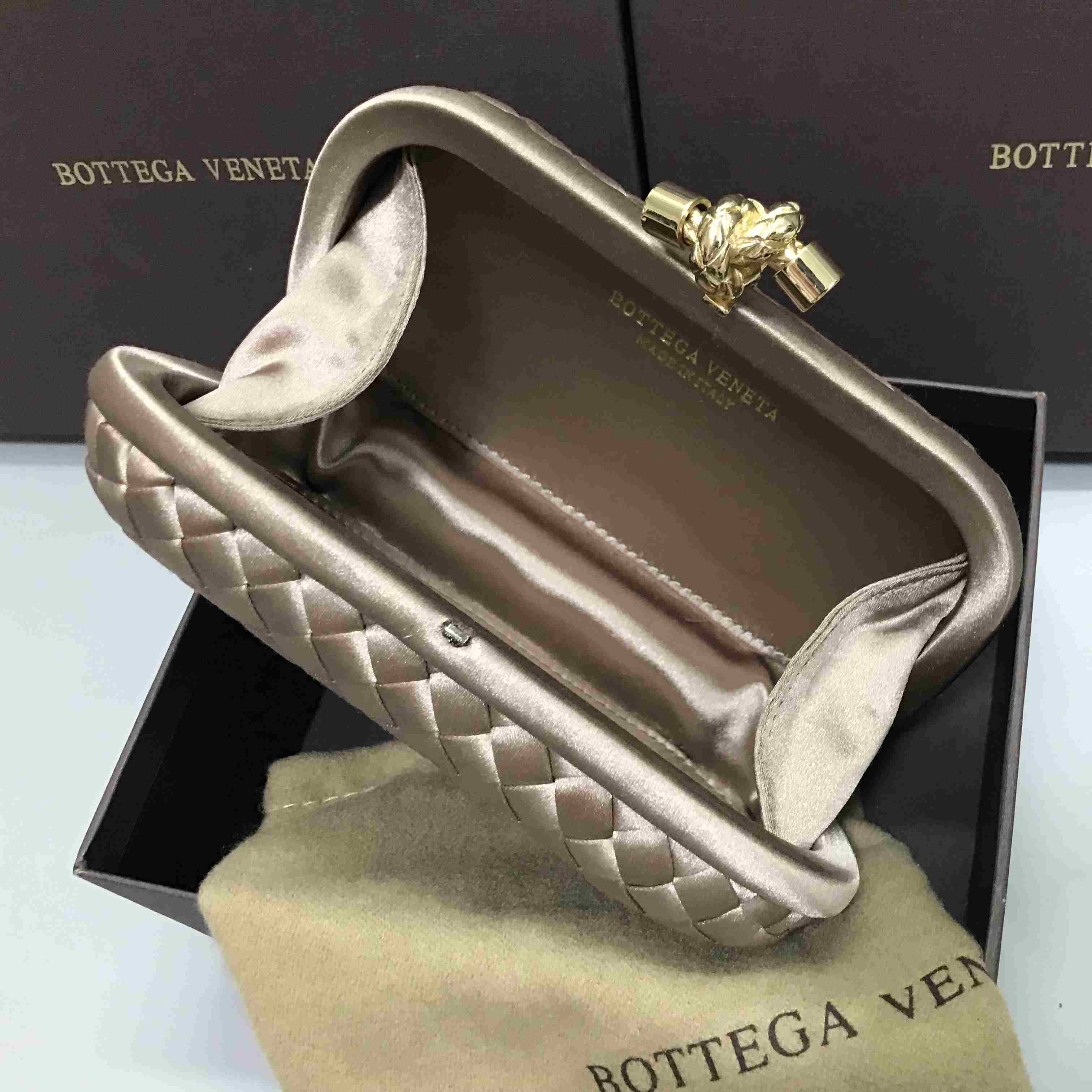 Bottega Veneta Pochette Knot Silk Clutch Bag(16.5-10-5cm)   B7750 - DopestKickz