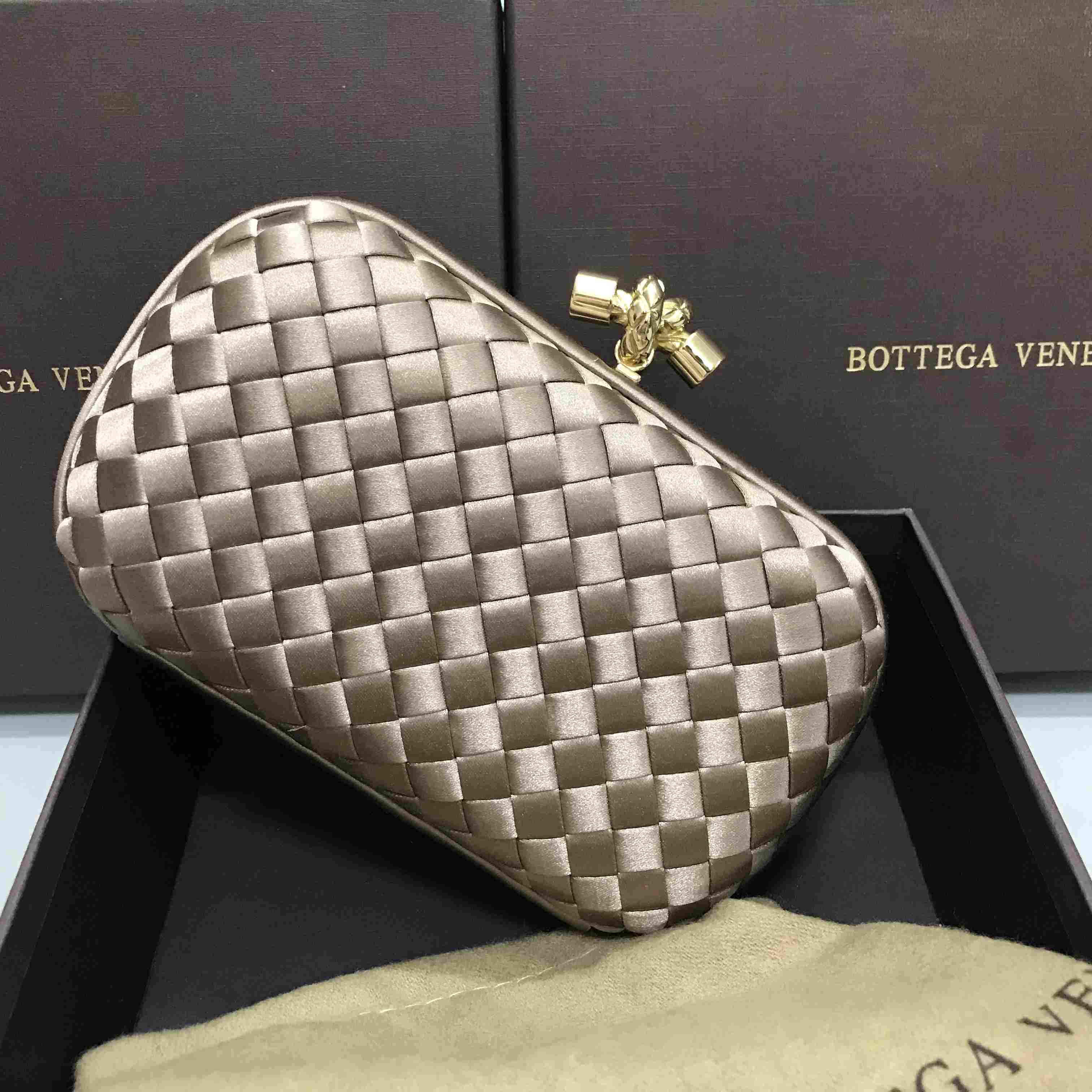 Bottega Veneta Pochette Knot Silk Clutch Bag(16.5-10-5cm)   B7750 - DopestKickz