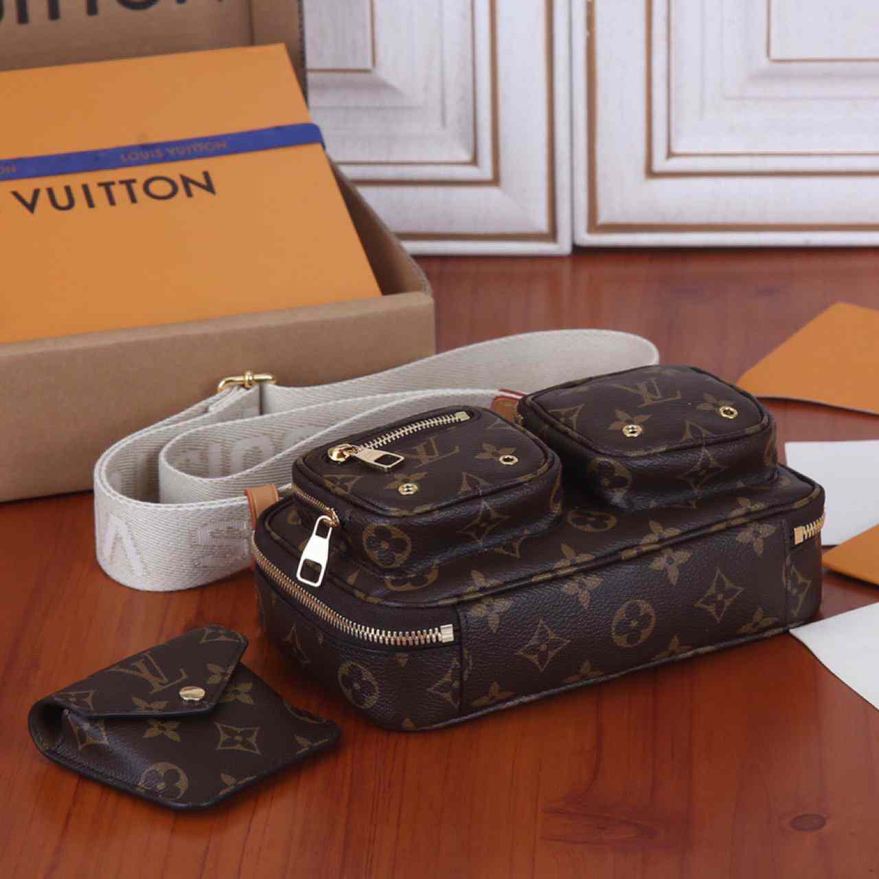 Louis Vuitton Utility Crossbody(18-11-10cm)   M80446 - DopestKickz