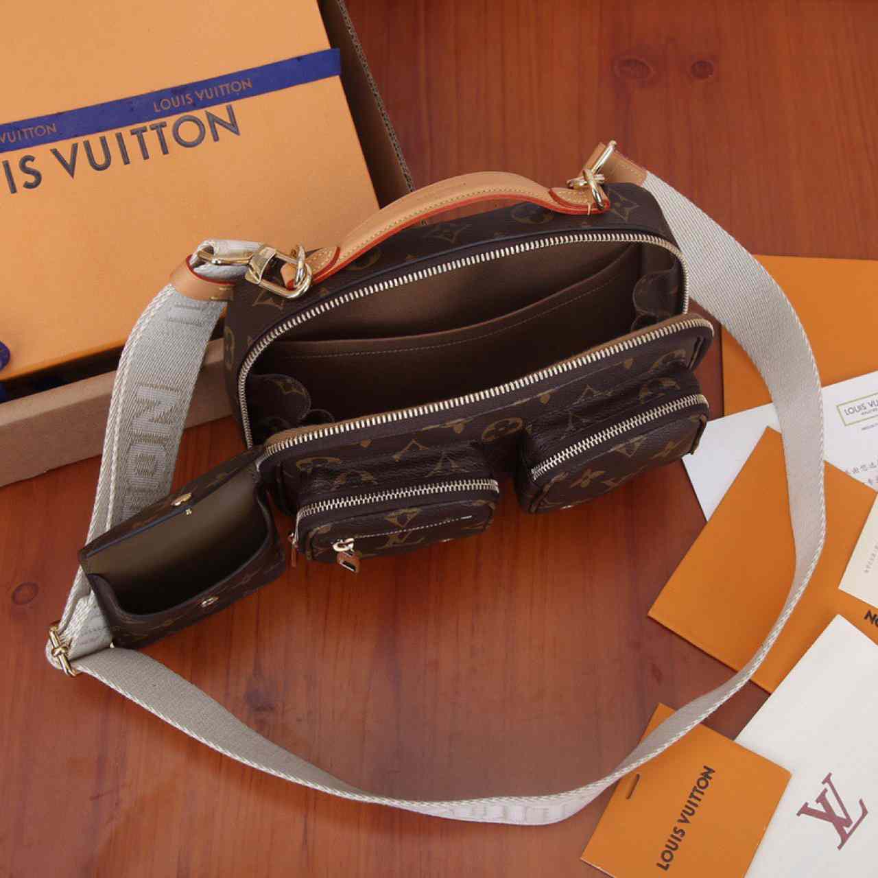 Louis Vuitton Utility Crossbody(18-11-10cm)   M80446 - DopestKickz