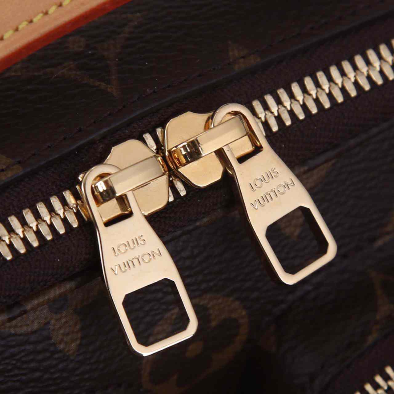 Louis Vuitton Utility Crossbody(18-11-10cm)   M80446 - DopestKickz