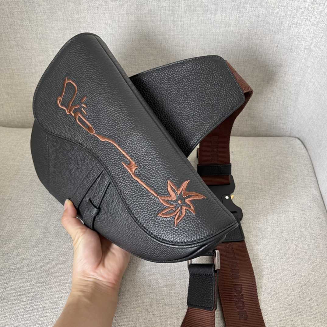 Dior Cactus Jack Dior Saddle Bag(26-19-4.5cm) - DopestKickz