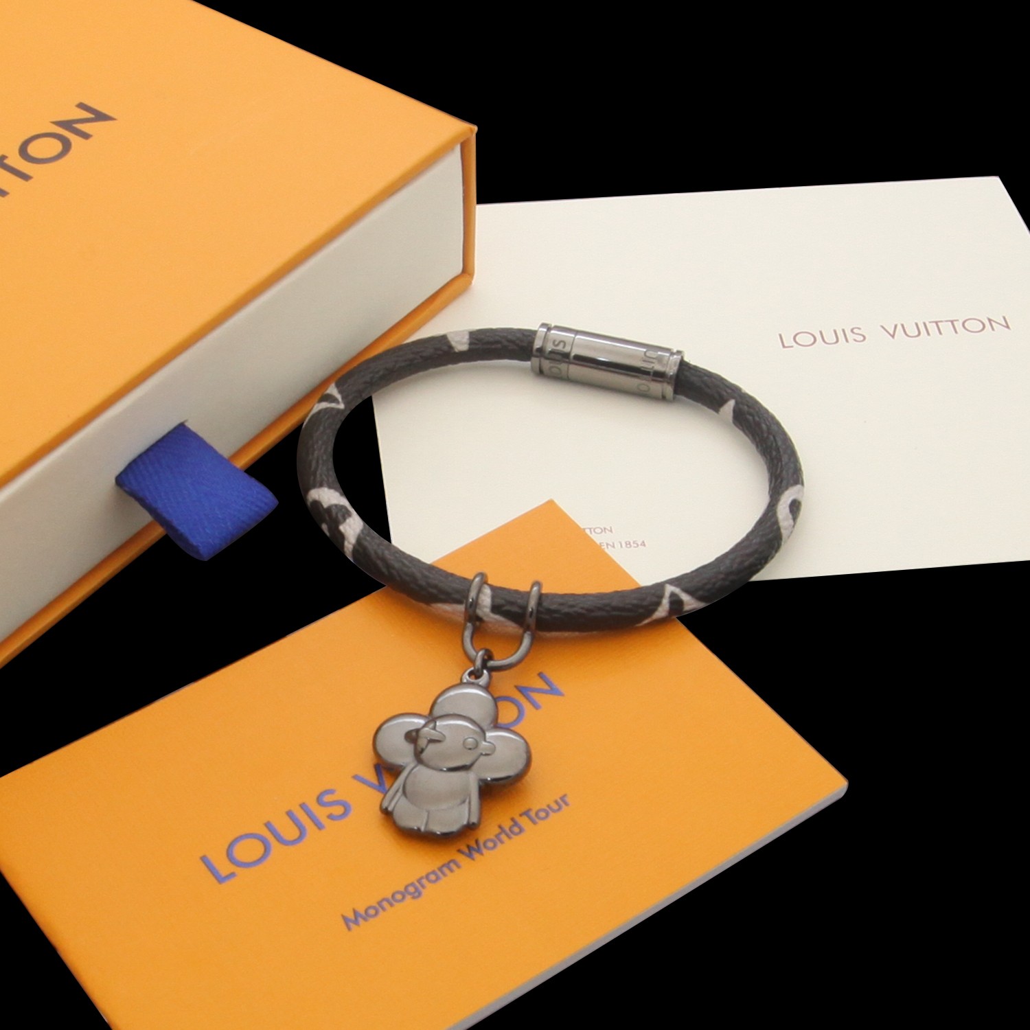 Louis Vuitton Bracelet Hang It      M8002E - DopestKickz