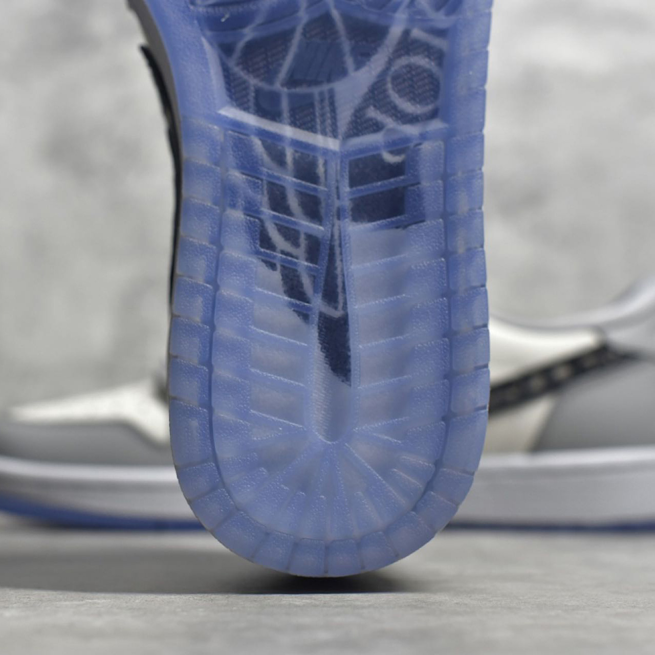 Dior x Air Jordan 1  Low Sneaker  - DopestKickz