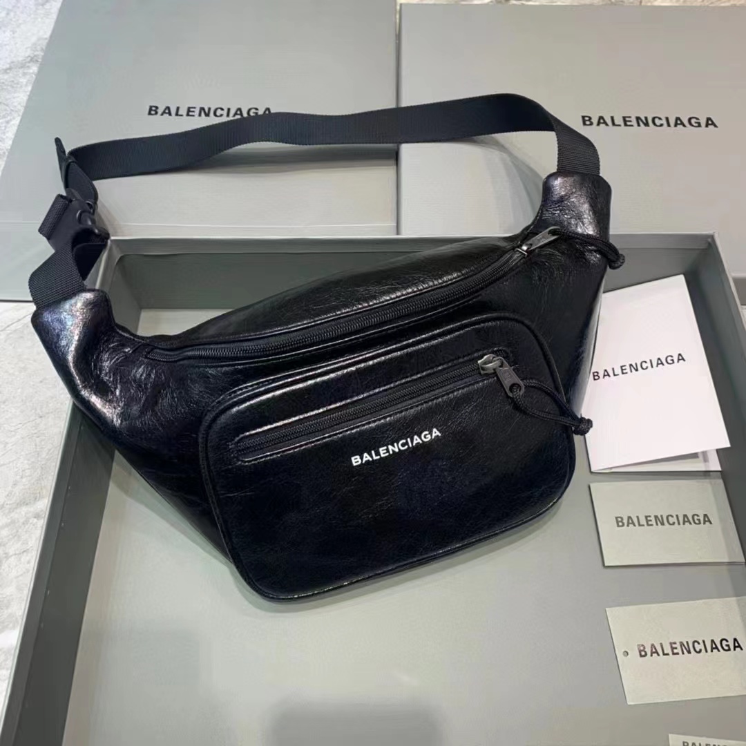 Balenciaga Everyday Beltpack In Black Natural Grain Calfskin(25-5-17cm)   - DopestKickz