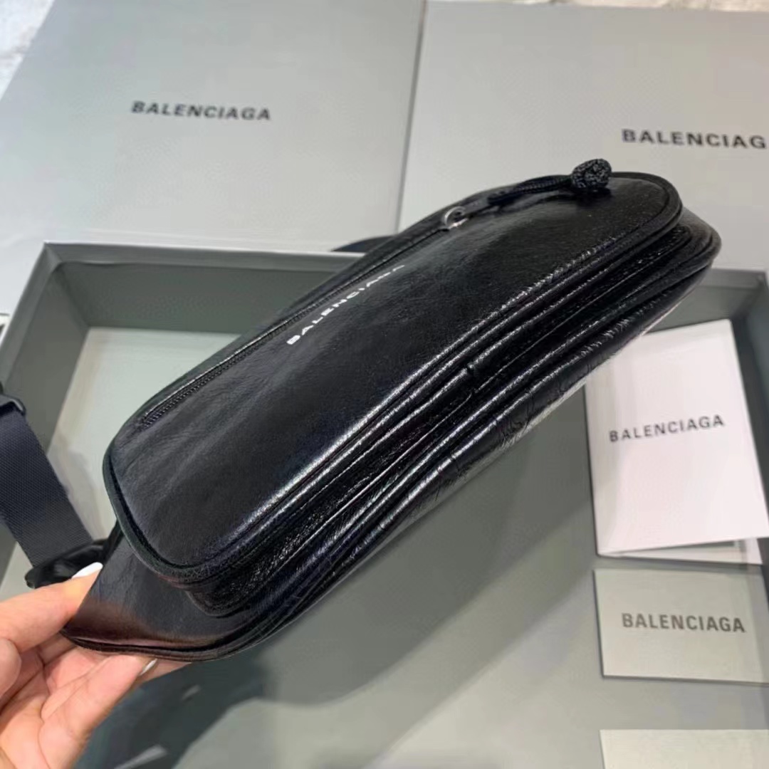 Balenciaga Everyday Beltpack In Black Natural Grain Calfskin(25-5-17cm)   - DopestKickz