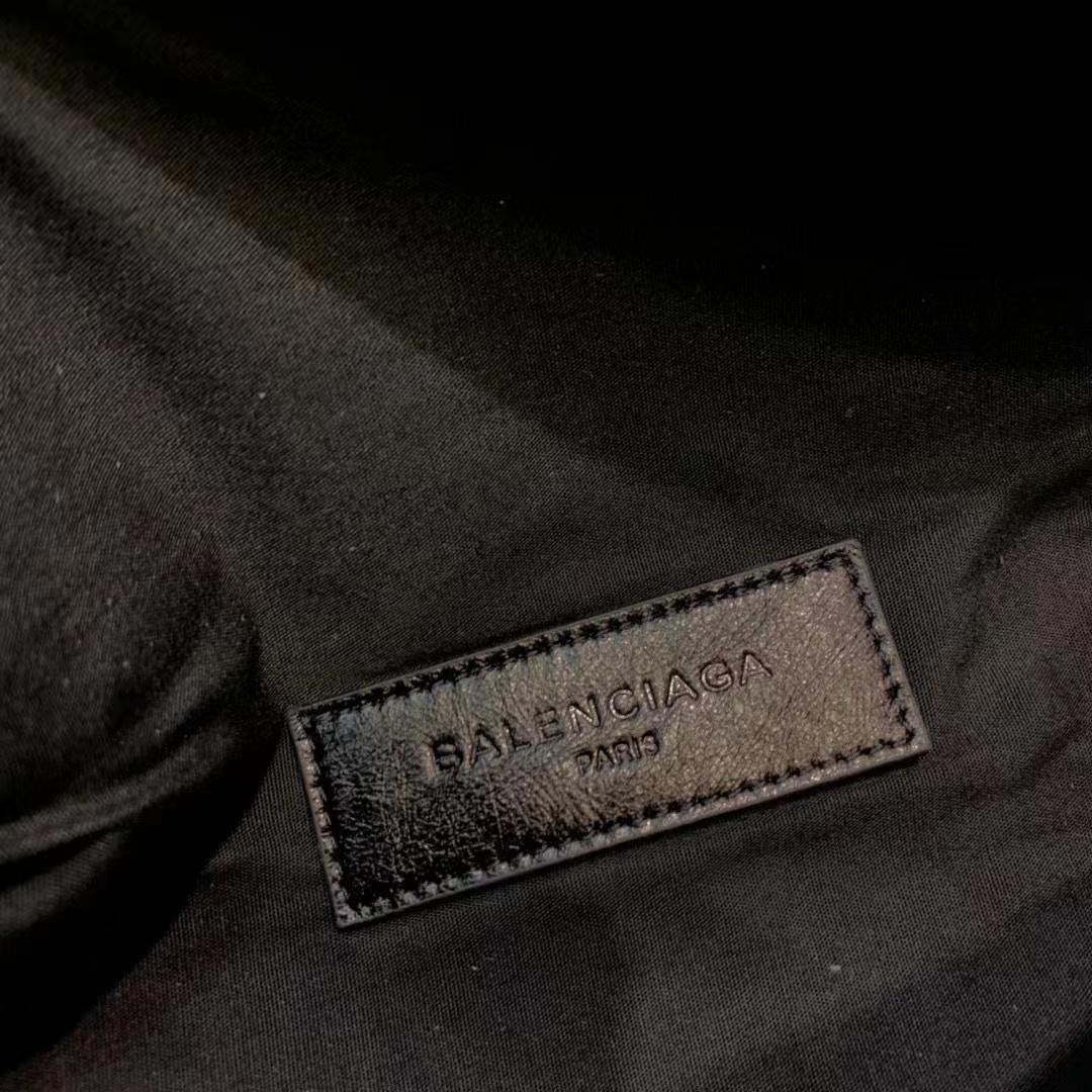 Balenciaga Everyday Beltpack In Black Natural Grain Calfskin(25-5-17cm)   - DopestKickz