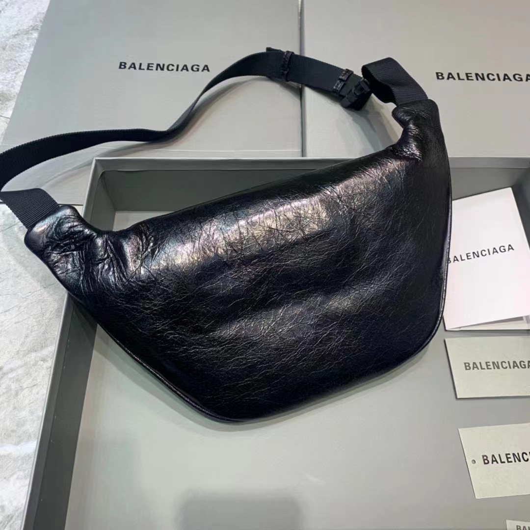 Balenciaga Everyday Beltpack In Black Natural Grain Calfskin(25-5-17cm)   - DopestKickz