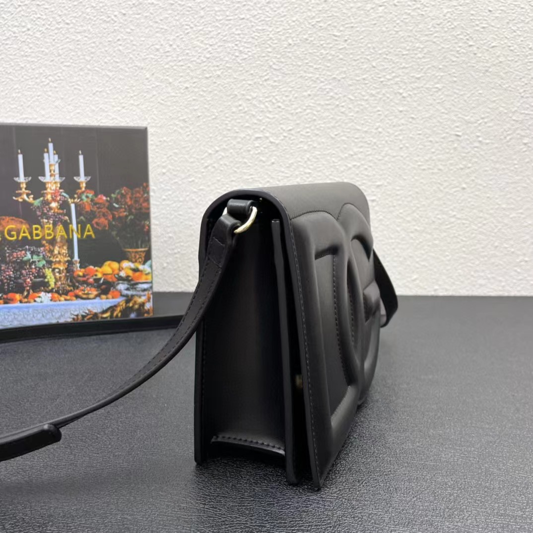 Dolce & Gabbana Calfskin DG Logo Crossbody Bag(20-16-5cm) - DopestKickz