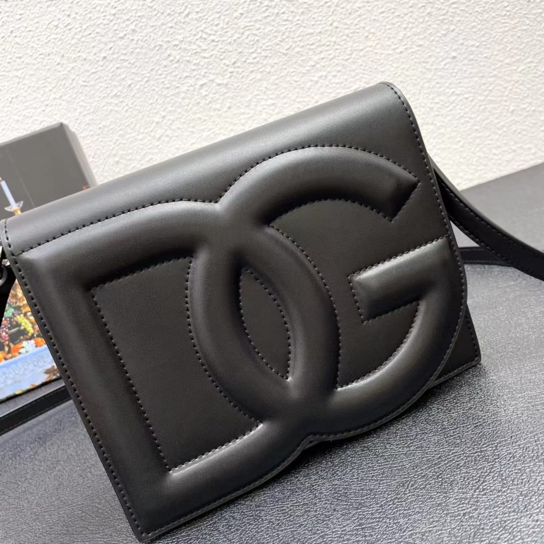 Dolce & Gabbana Calfskin DG Logo Crossbody Bag(20-16-5cm) - DopestKickz
