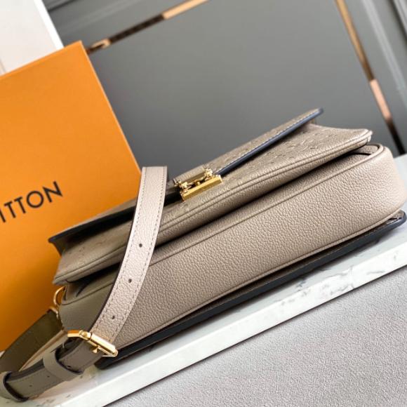 Louis Vuitton Pochette Métis Handbag (25-19-9cm)   M44881 - DopestKickz