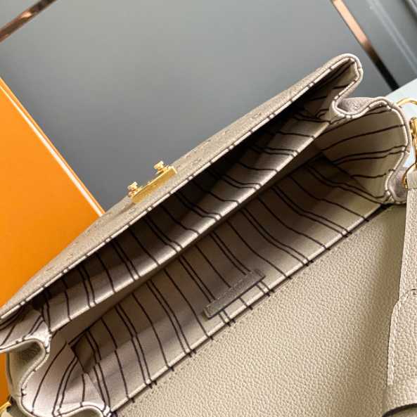 Louis Vuitton Pochette Métis Handbag (25-19-9cm)   M44881 - DopestKickz