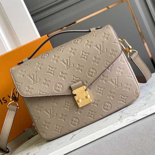 Louis Vuitton Pochette Métis Handbag (25-19-9cm)   M44881 - DopestKickz
