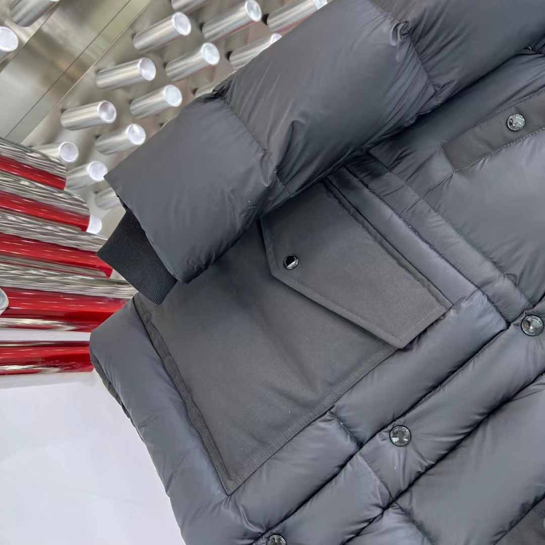 Burberry Logo Appliqué Nylon Puffer Coat - DopestKickz