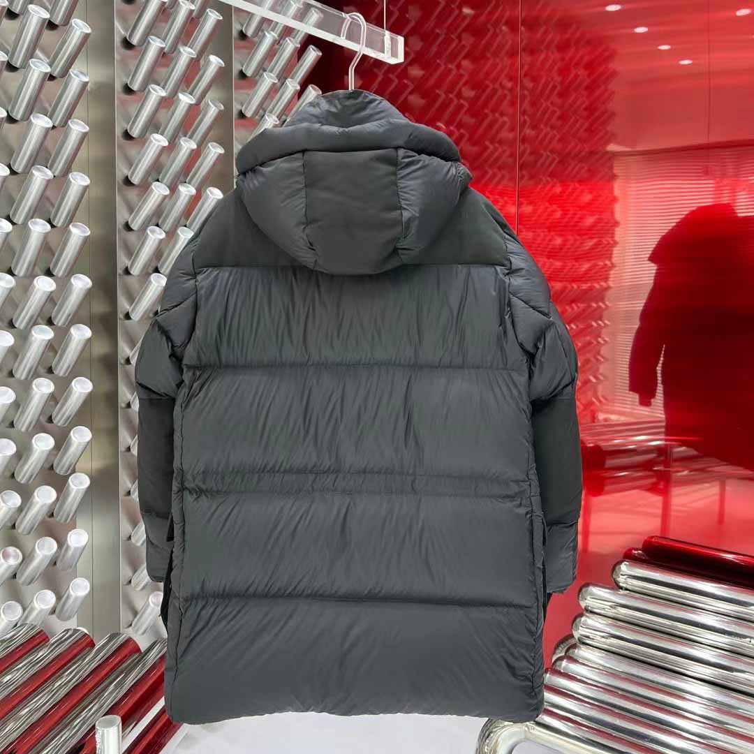 Burberry Logo Appliqué Nylon Puffer Coat - DopestKickz