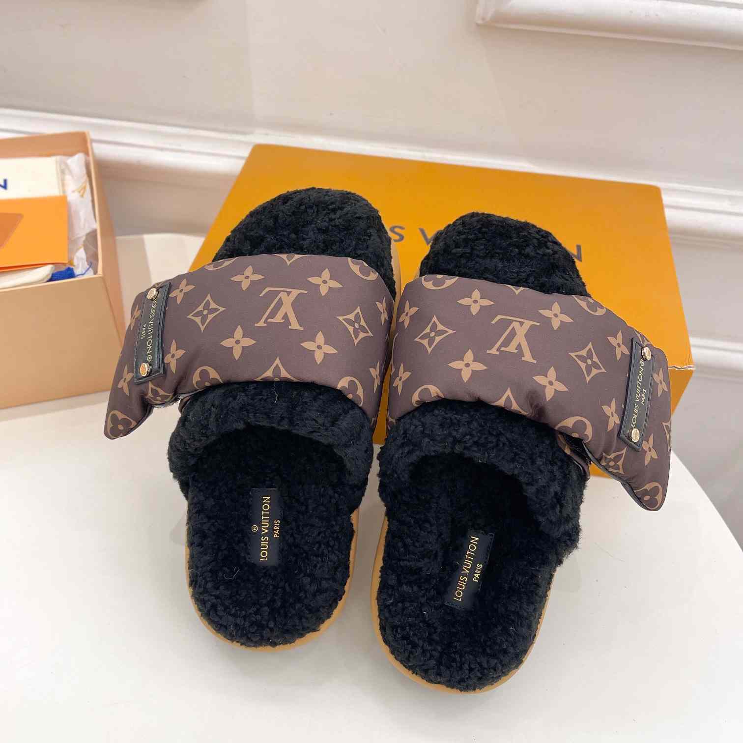 Louis Vuitton Slipper Pillow Flat Comfort Mule    1AAM3L - DopestKickz