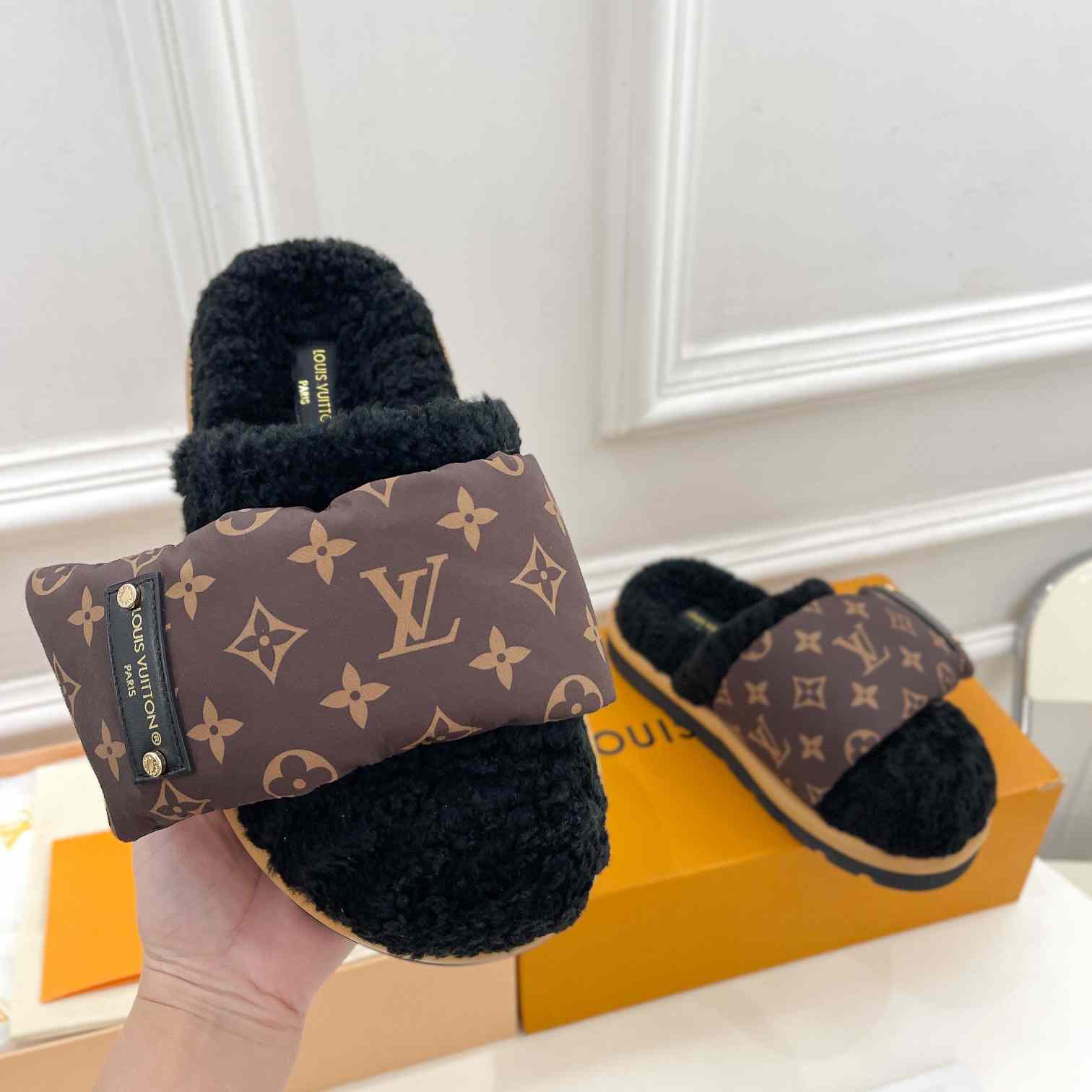 Louis Vuitton Slipper Pillow Flat Comfort Mule    1AAM3L - DopestKickz