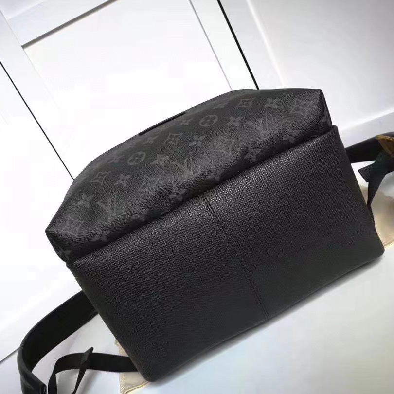 Louis Vuitton Discovery Backpack PM (37-40-20cm)   M30230  - DopestKickz
