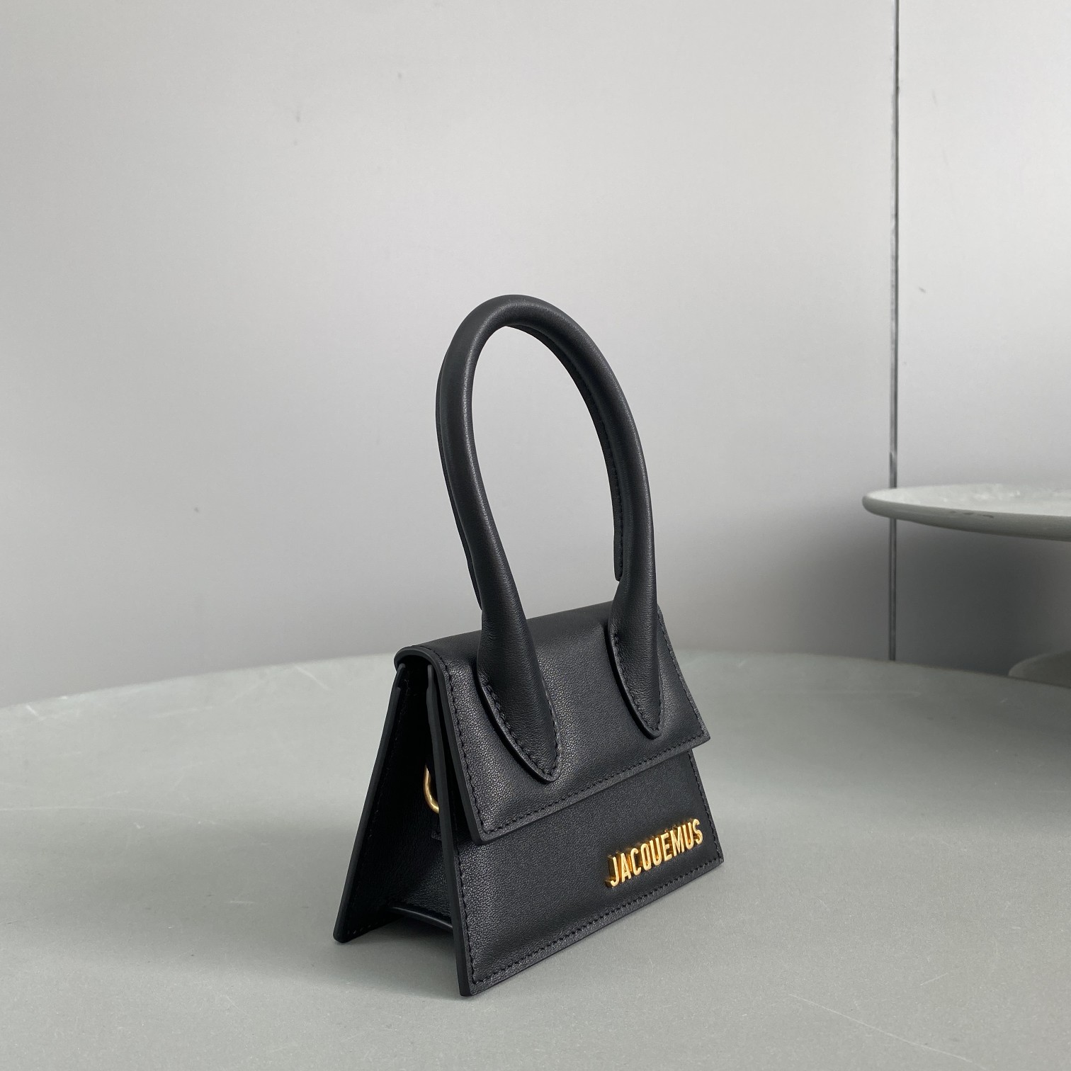 Jacquemus Le Chiquito Signature Leather Mini Handbag.(12-8-5cm) - DopestKickz