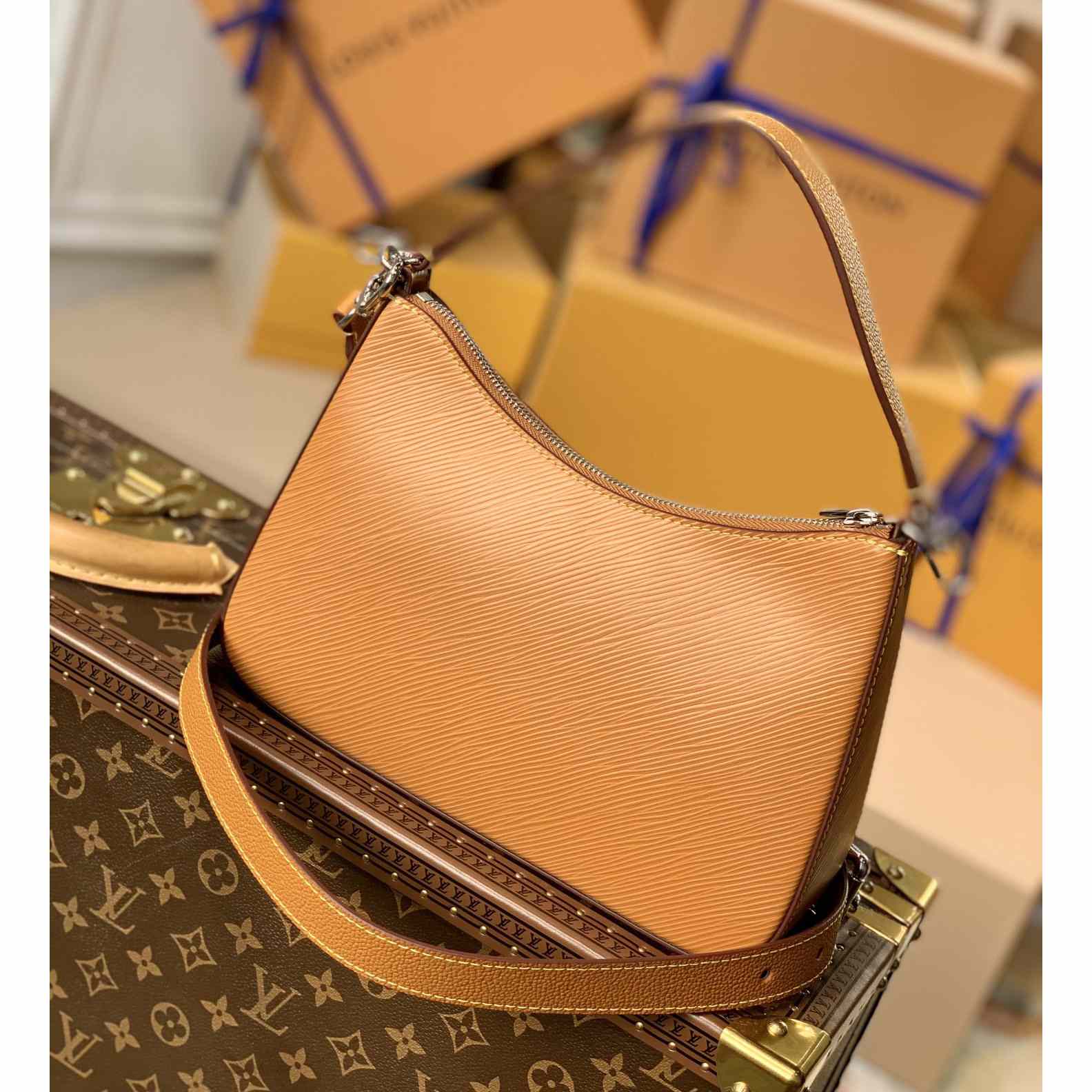 Louis Vuitton Marelle Handbag(25-15-8cm)   M80794 - DopestKickz