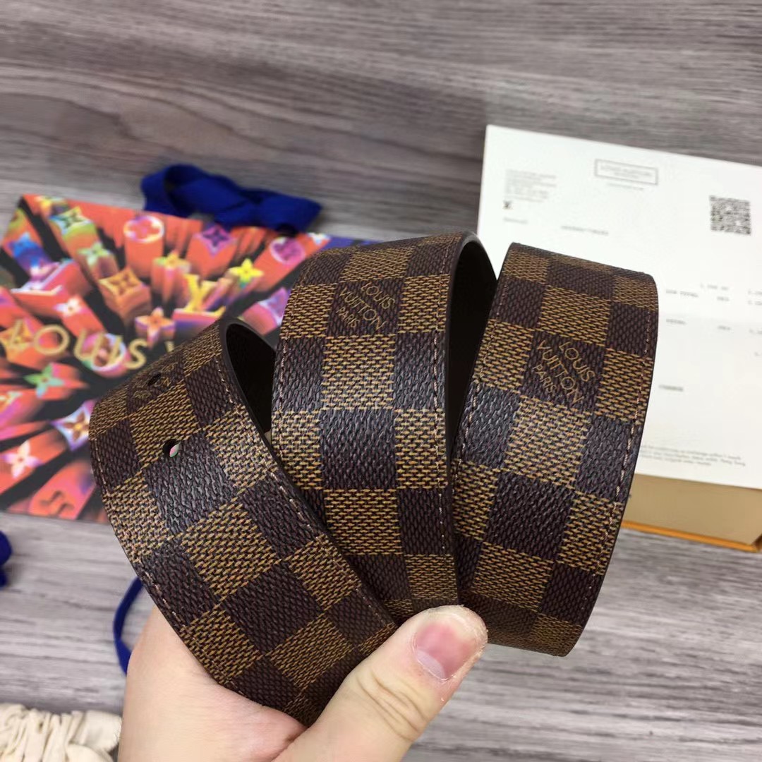 Louis Vuitton LV Initiales 40MM Reversible Belt   M0212W - DopestKickz