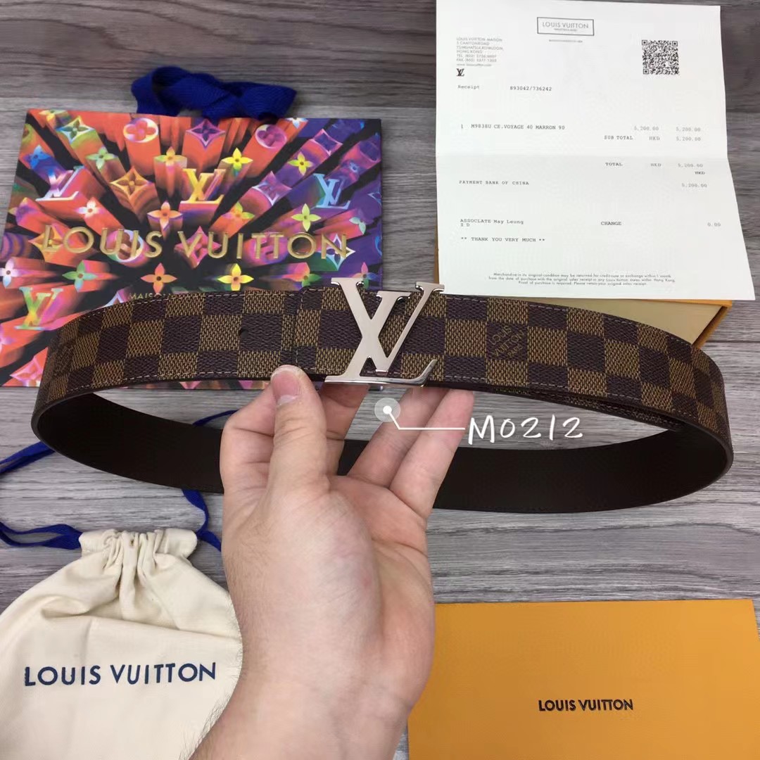 Louis Vuitton LV Initiales 40MM Reversible Belt   M0212W - DopestKickz