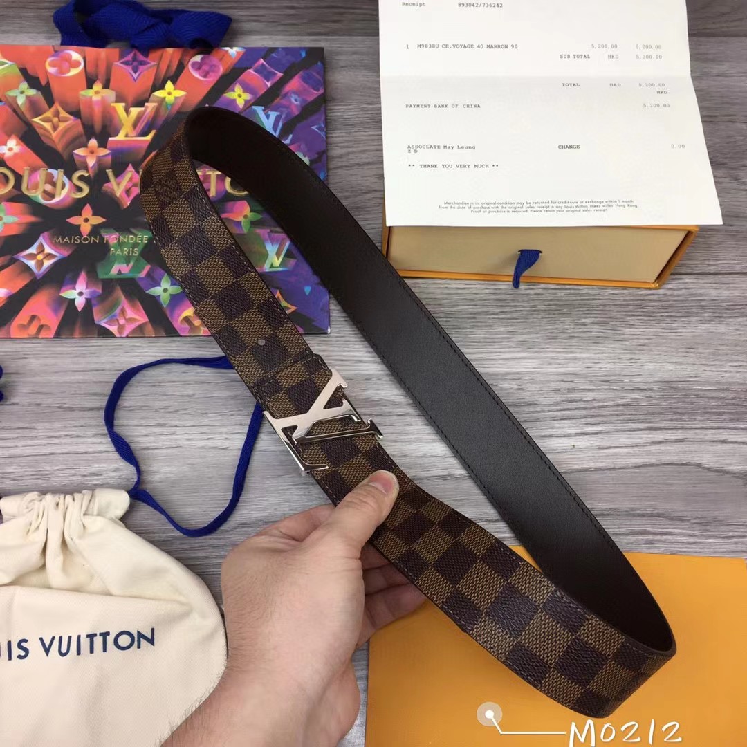 Louis Vuitton LV Initiales 40MM Reversible Belt   M0212W - DopestKickz