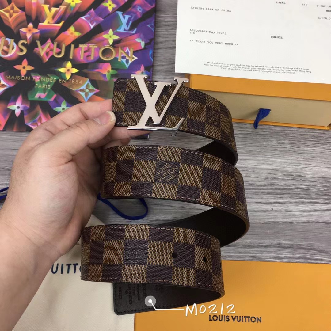 Louis Vuitton LV Initiales 40MM Reversible Belt   M0212W - DopestKickz