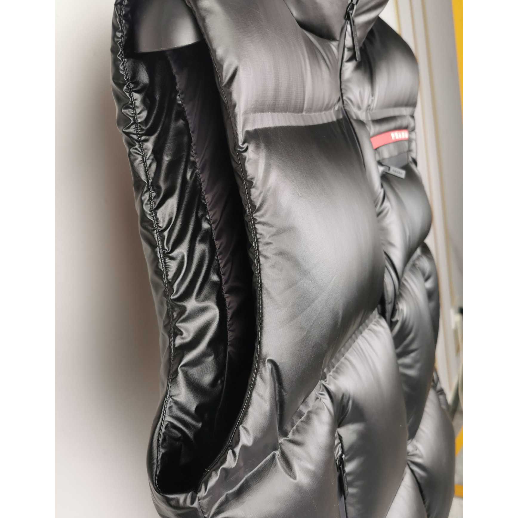 Prada Light Nylon Down Vest - DopestKickz