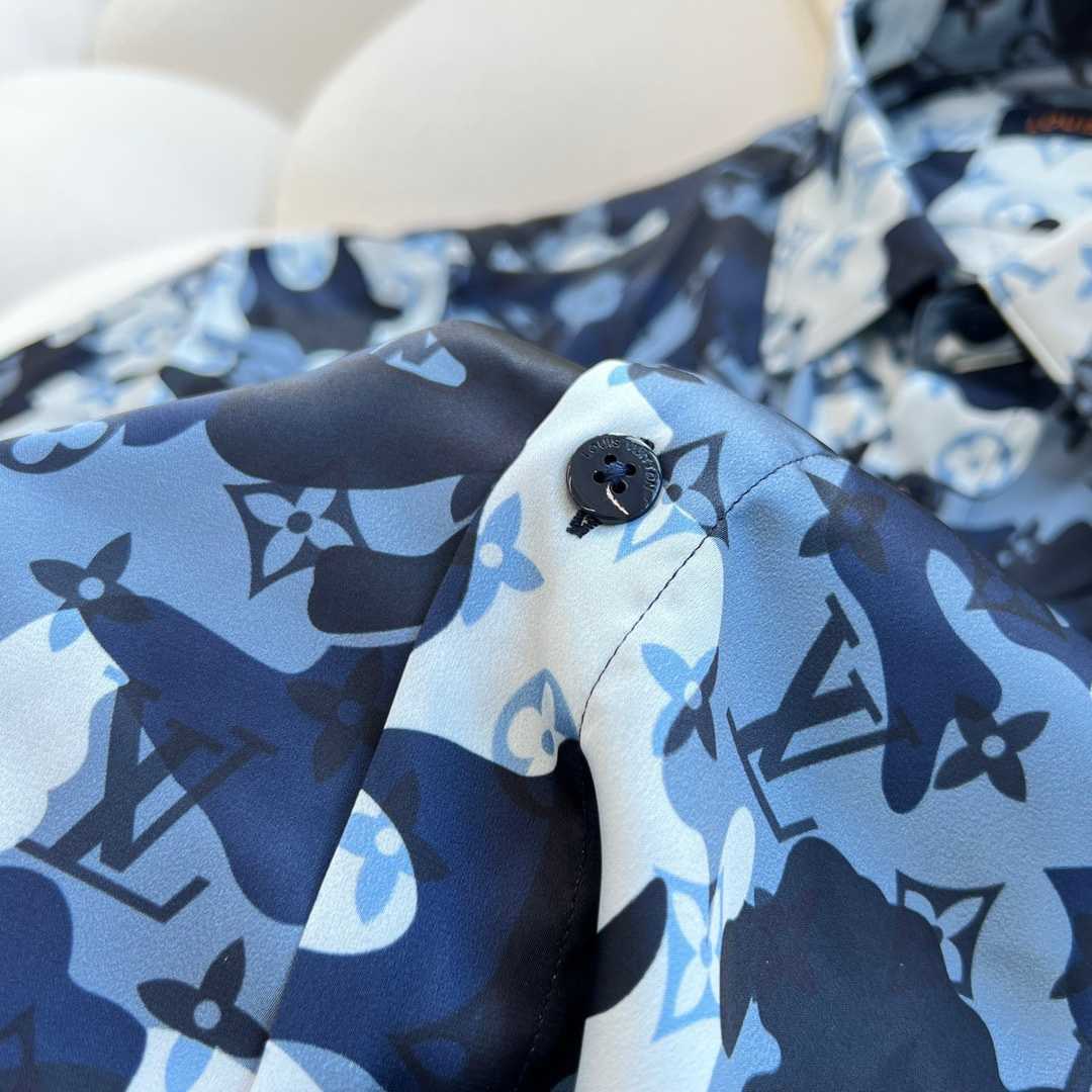 Louis Vuitton Camo Regular Silk Shirt   1A7XVH - DopestKickz