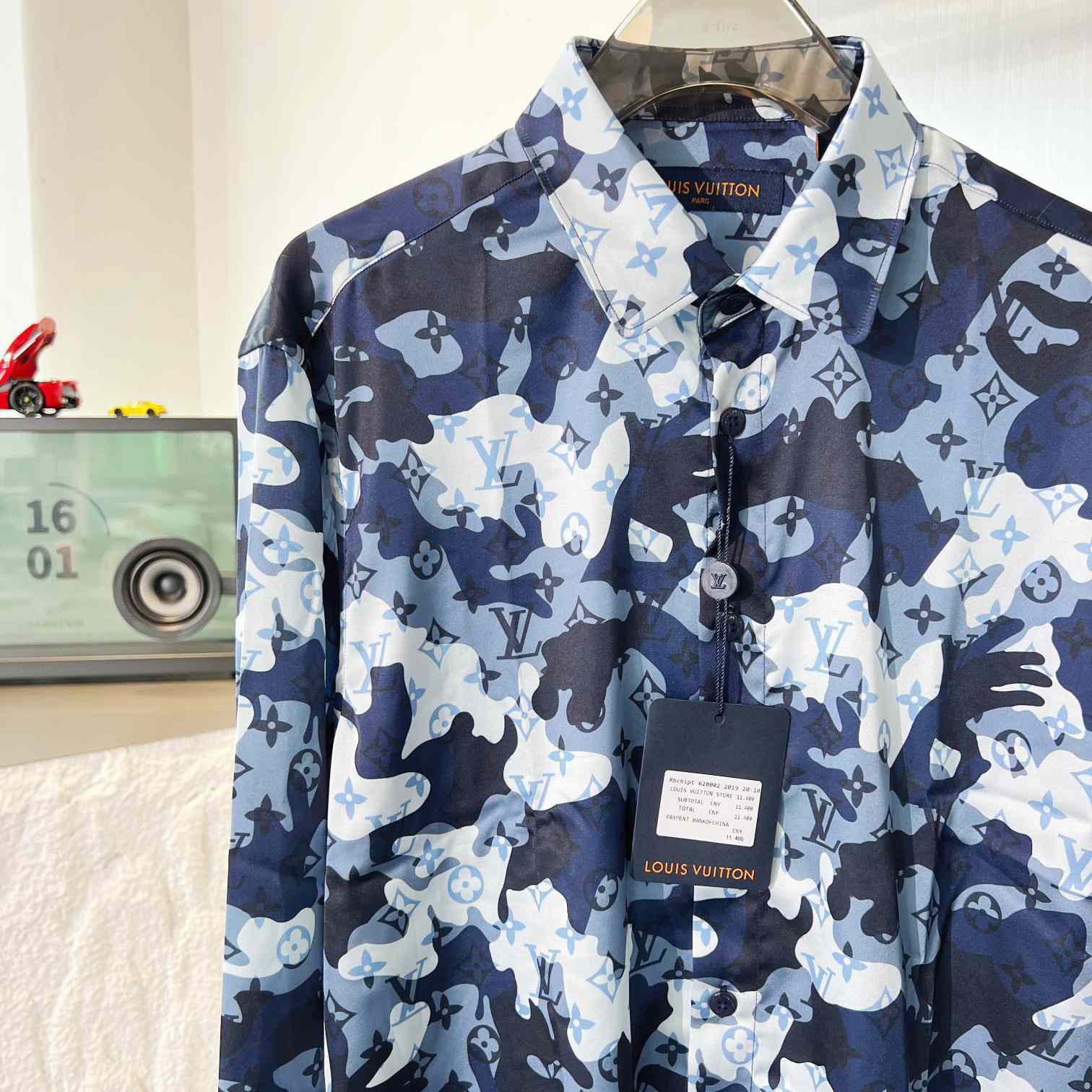 Louis Vuitton Camo Regular Silk Shirt   1A7XVH - DopestKickz