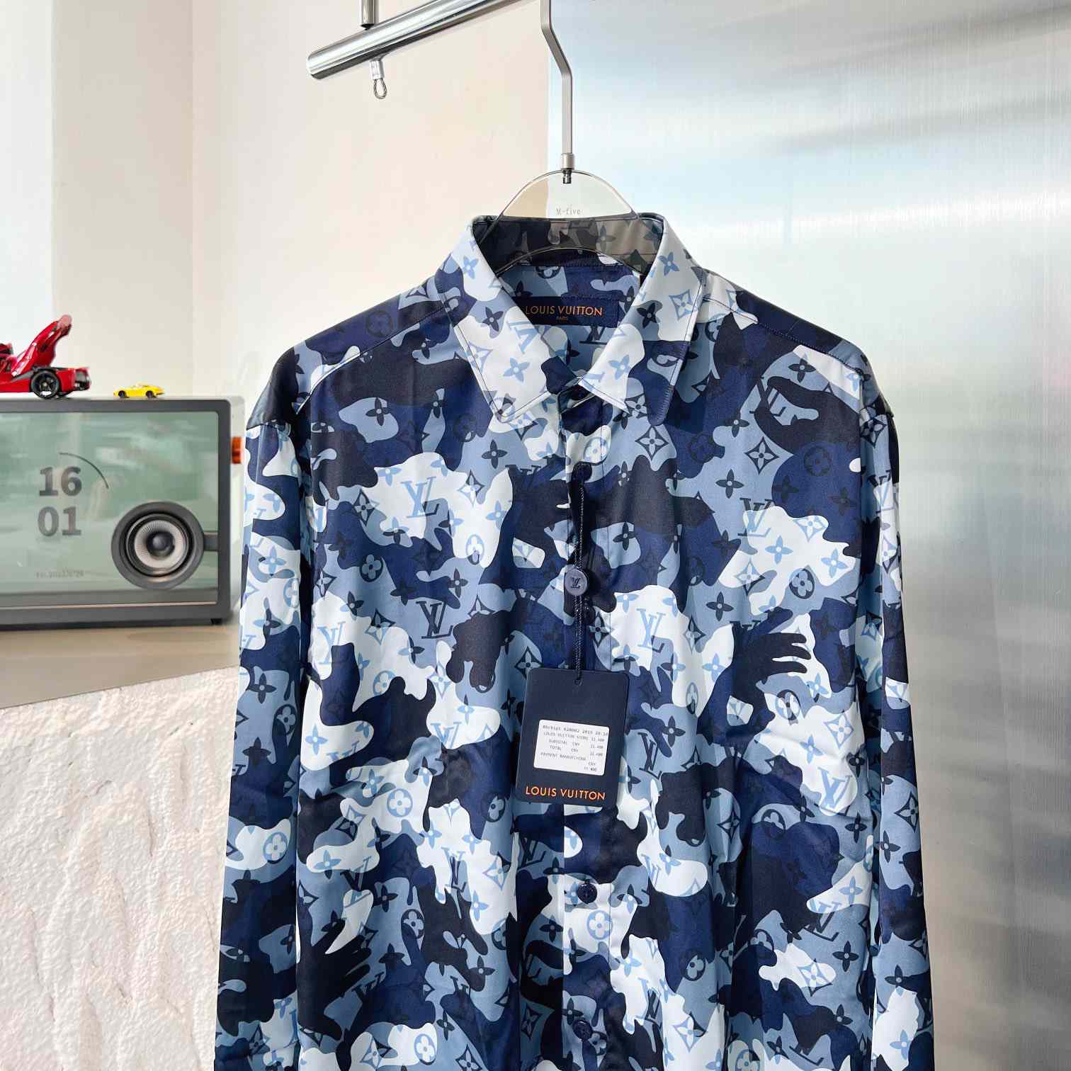 Louis Vuitton Camo Regular Silk Shirt   1A7XVH - DopestKickz