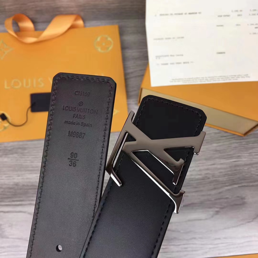 Louis Vuitton LV Initiales 40MM Reversible      M9887Q - DopestKickz