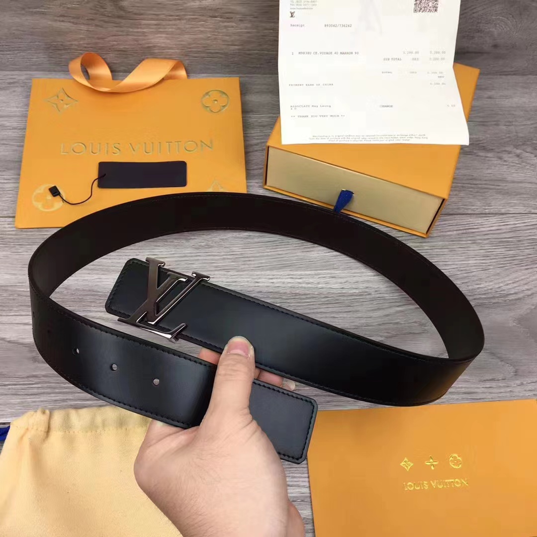 Louis Vuitton LV Initiales 40MM Reversible      M9887Q - DopestKickz