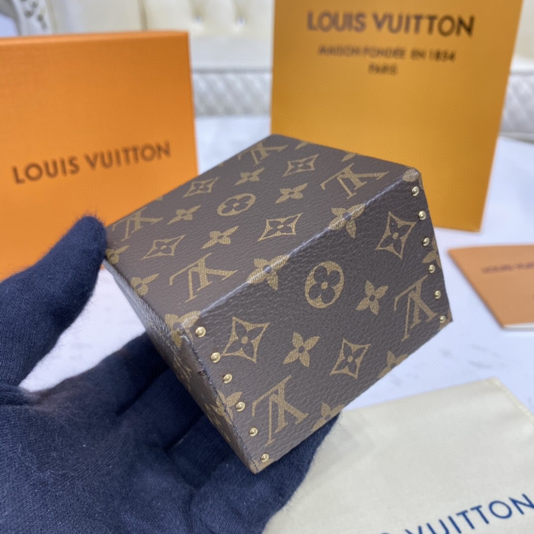 Louis Vuitton Hard Sided Trunk Ring Box(7.5-7.5-5cm) - DopestKickz
