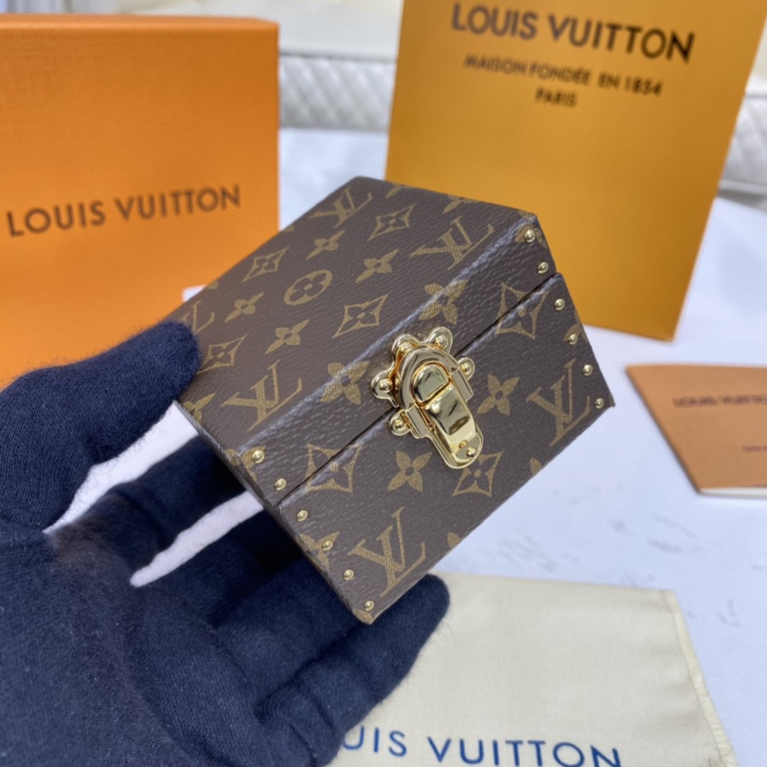 Louis Vuitton Hard Sided Trunk Ring Box(7.5-7.5-5cm) - DopestKickz
