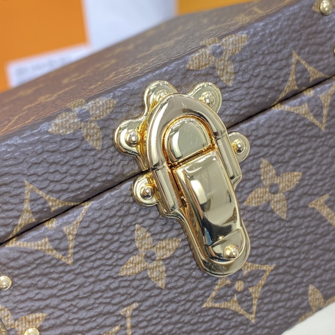 Louis Vuitton Hard Sided Trunk Ring Box(7.5-7.5-5cm) - DopestKickz