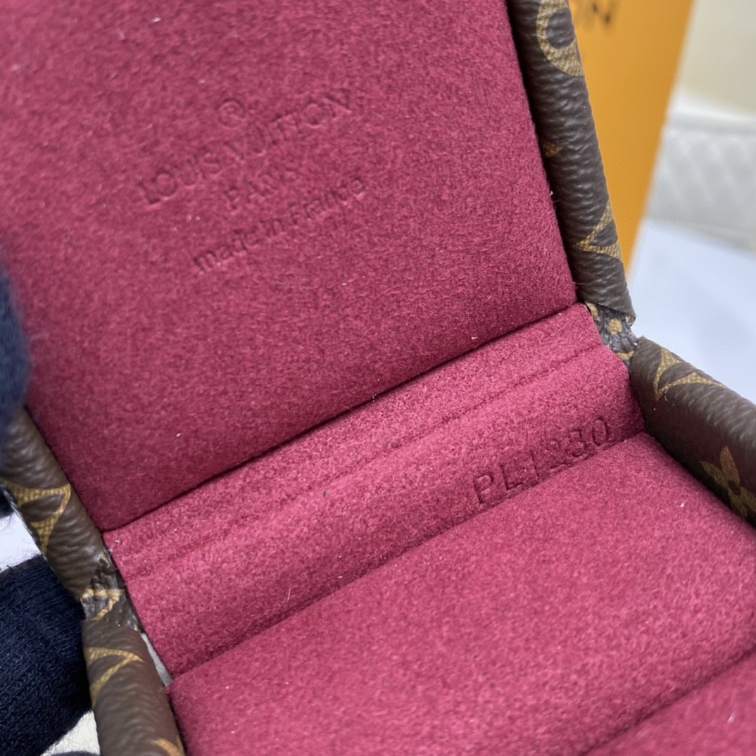 Louis Vuitton Hard Sided Trunk Ring Box(7.5-7.5-5cm) - DopestKickz