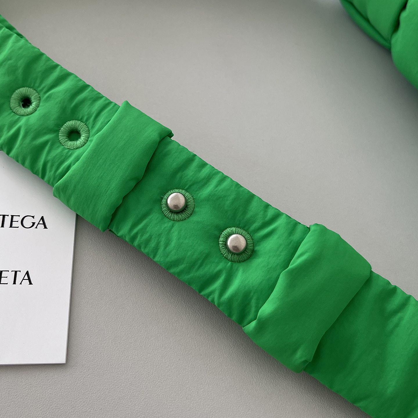 Bottega Veneta Padded Tech Cassette Padded Intreccio Nylon Cross-Body Bag(19-10-5cm) - DopestKickz