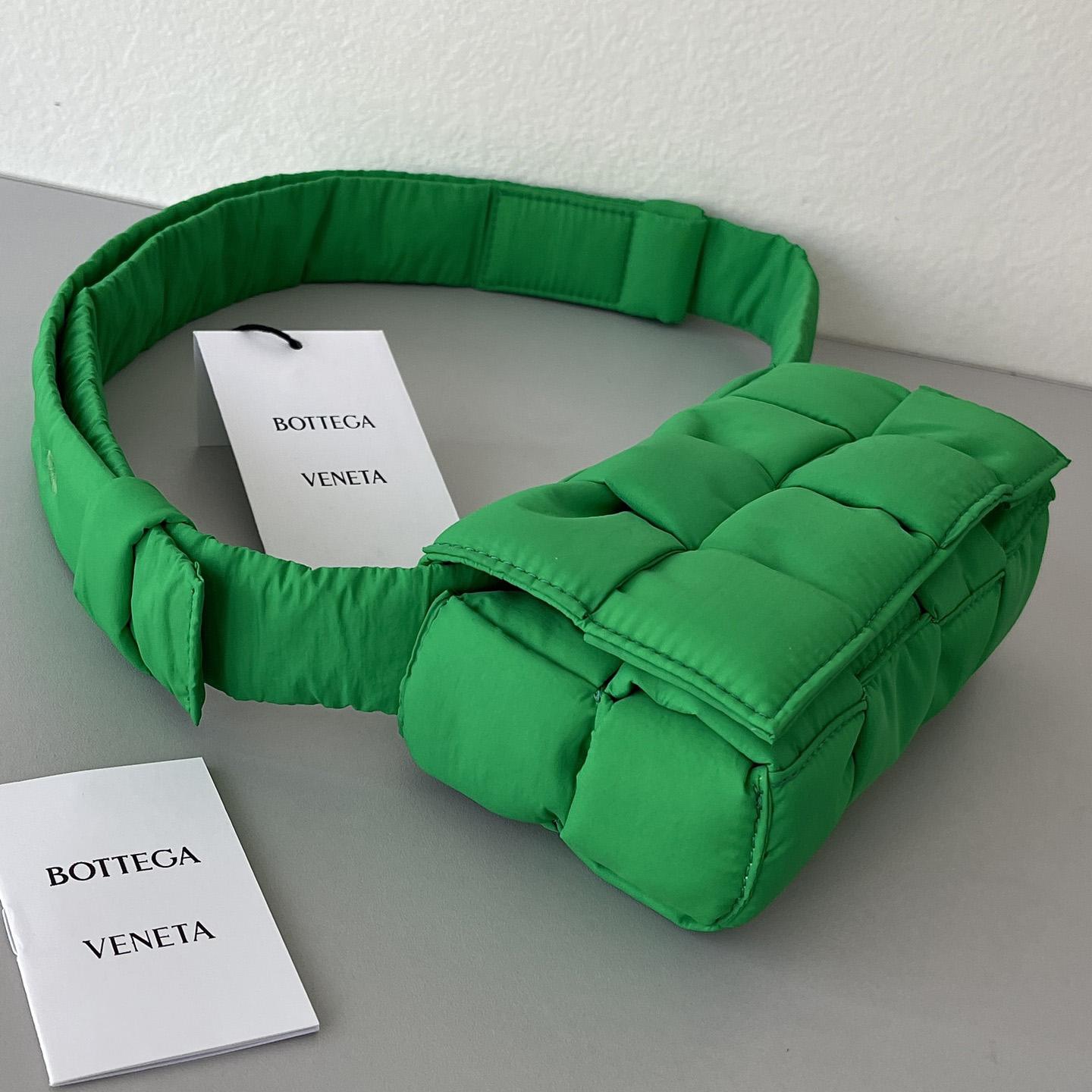 Bottega Veneta Padded Tech Cassette Padded Intreccio Nylon Cross-Body Bag(19-10-5cm) - DopestKickz