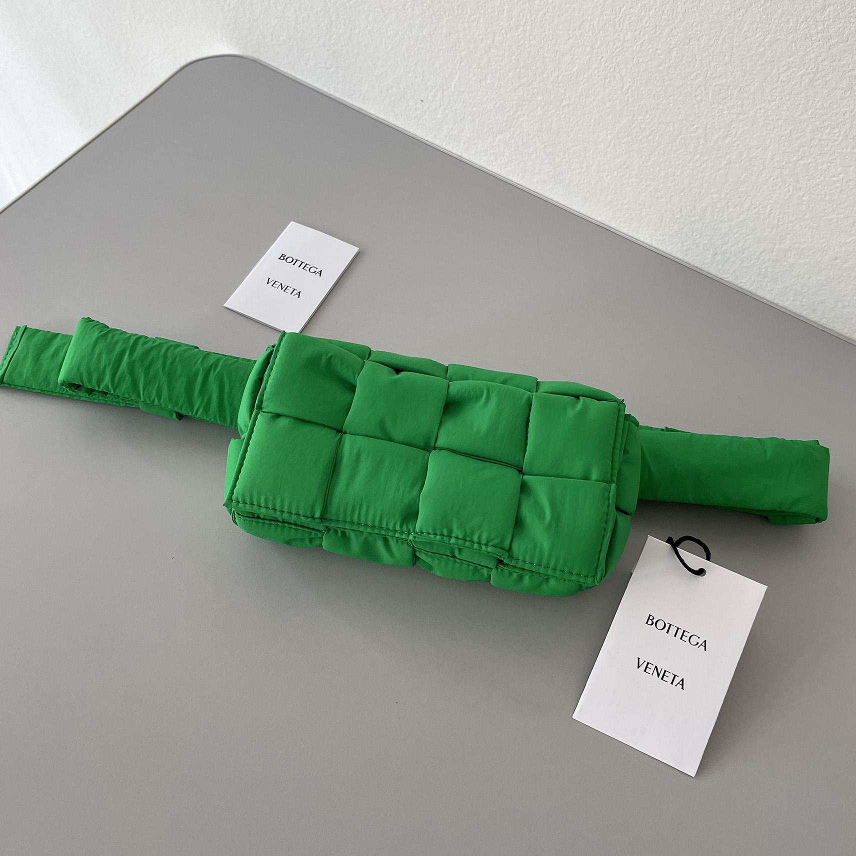 Bottega Veneta Padded Tech Cassette Padded Intreccio Nylon Cross-Body Bag(19-10-5cm) - DopestKickz