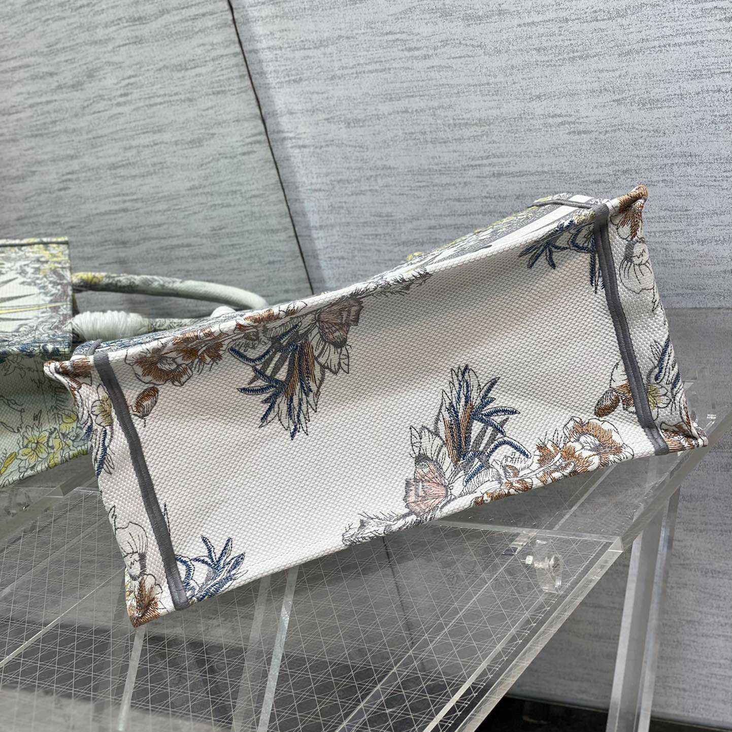 Dior Medium Dior Book Tote(36-18-28cm) - DopestKickz