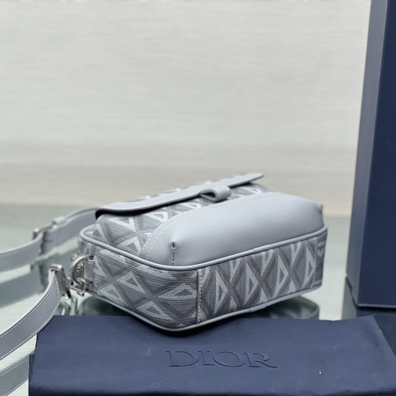 Dior Hit The Road Messenger Pouch(20.5-15-7 cm) - DopestKickz