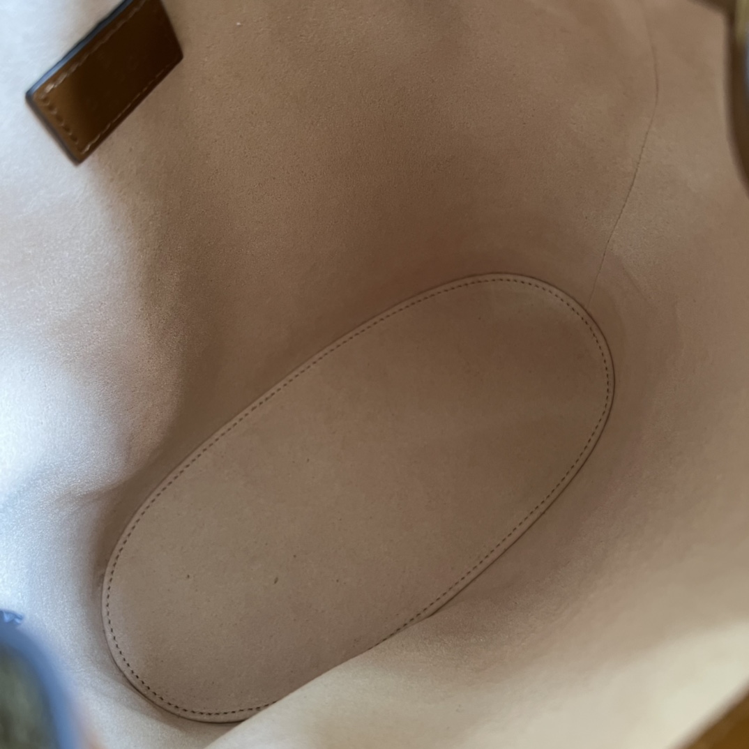 Gucci Diana Small Bucket Bag (23.5-38-10.5cm) - DopestKickz